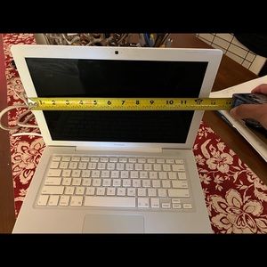 Apple MacBook 13” Laptop 160GB HDD MacOS